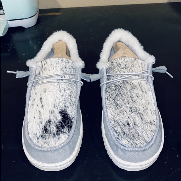 Women's CUSTOM Cowhide Hey Dudes ! 🐄🐄 read description - Picture 13 of 13